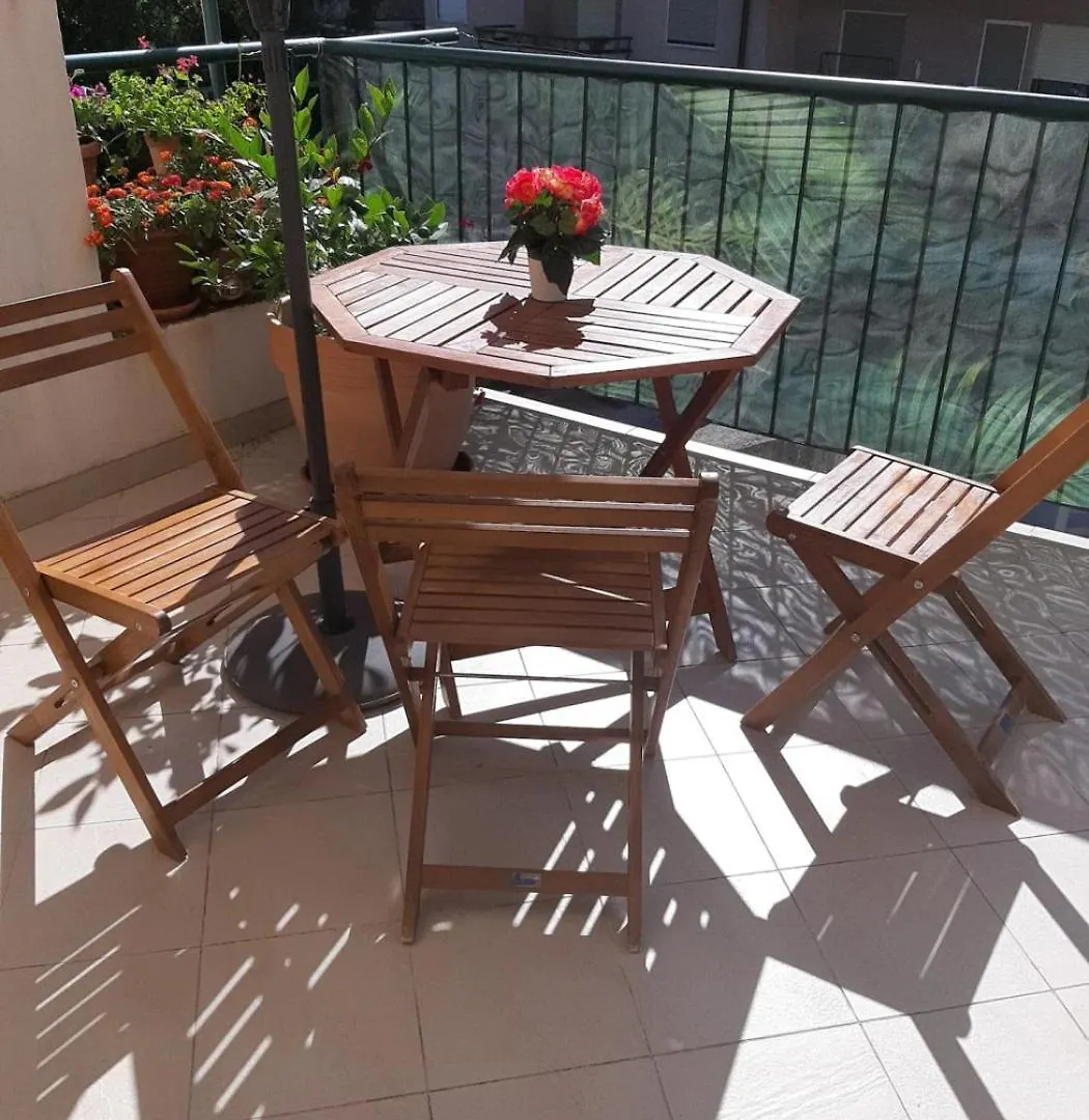Apartment 5222-1 For 3 Pers In Split