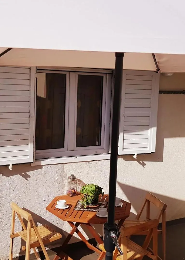 Apartment 5222-1 For 3 Pers In Split