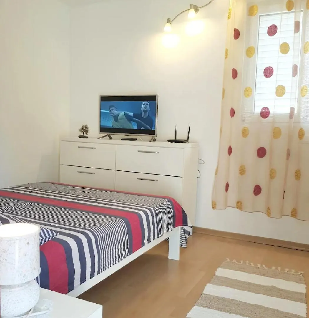 Apartment 5222-1 For 3 Pers In Split